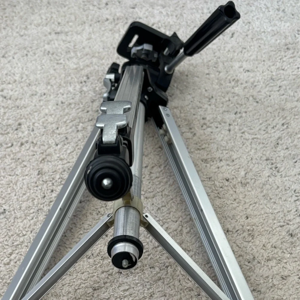 IIC Taiwan Tripod